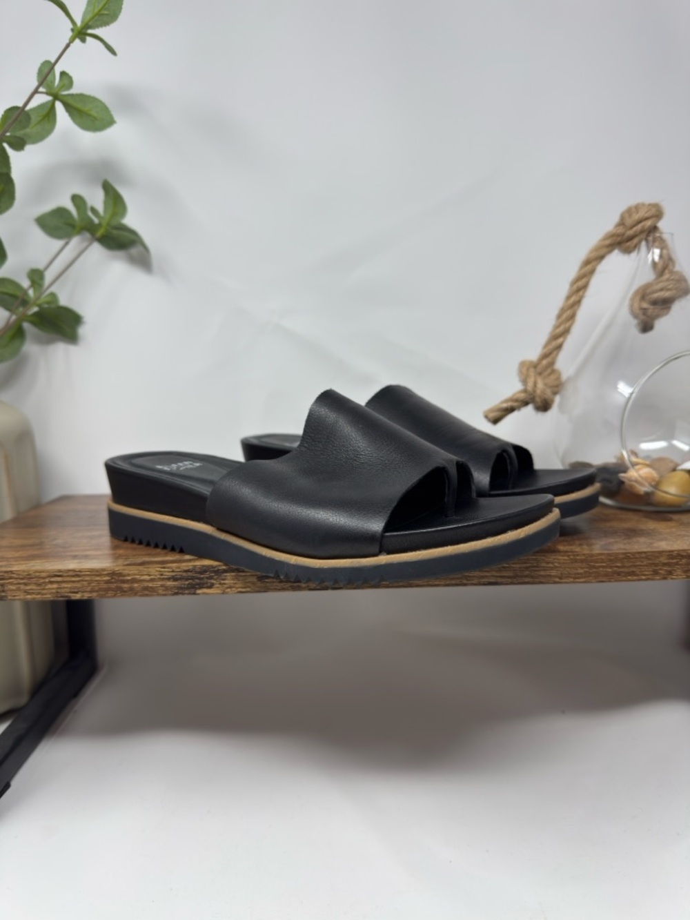 Eileen Fisher Black Leather Slide Sandals Size 7